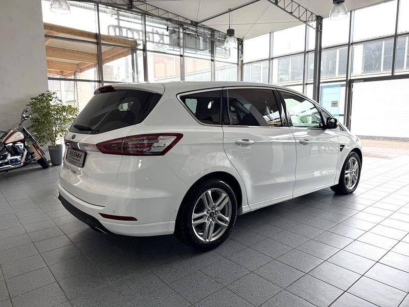 Gebraucht Ford S-MAX Titanium 190 PS (139 kW) 2019 Weiß Van / Kleinbus