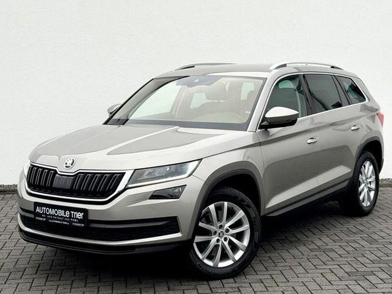 Cappuccinobeige metallic (metallic) Gebraucht 2018 Skoda Kodiaq SUV | 25.990 € (Fairer Preis) - Bild 1/4