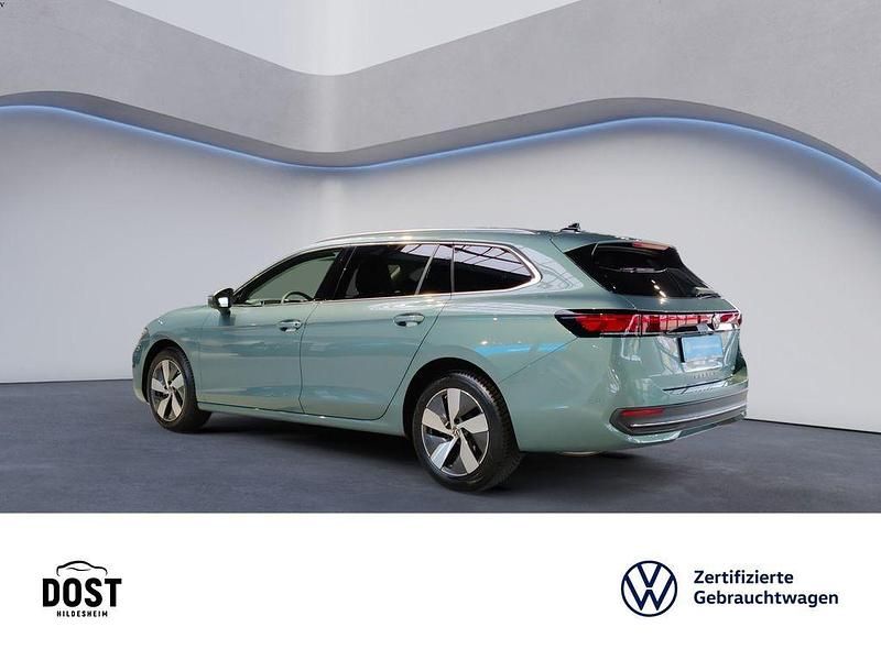 Gebraucht VW Passat Business 150 PS (110 kW) 2025 Maripositgrün metallic Kombi