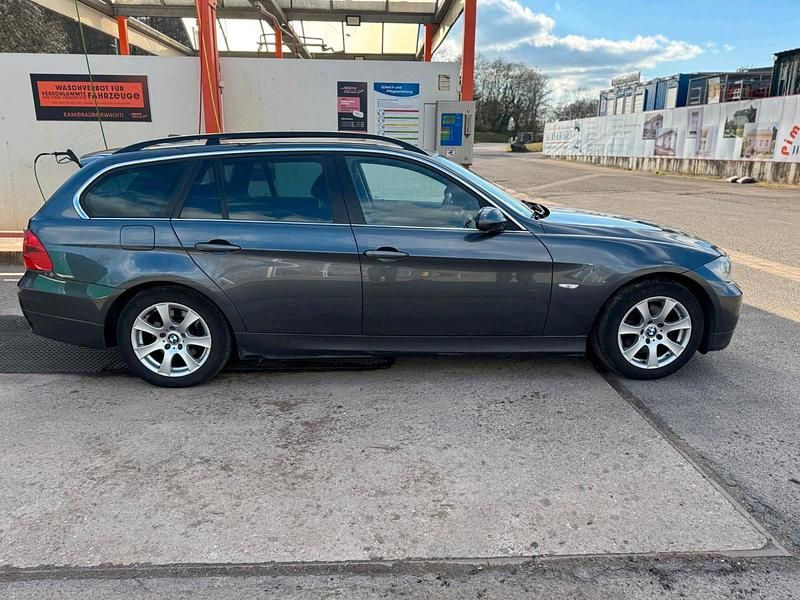 Gebraucht BMW 325 208 PS (152 kW) 2006 Grau Kombi