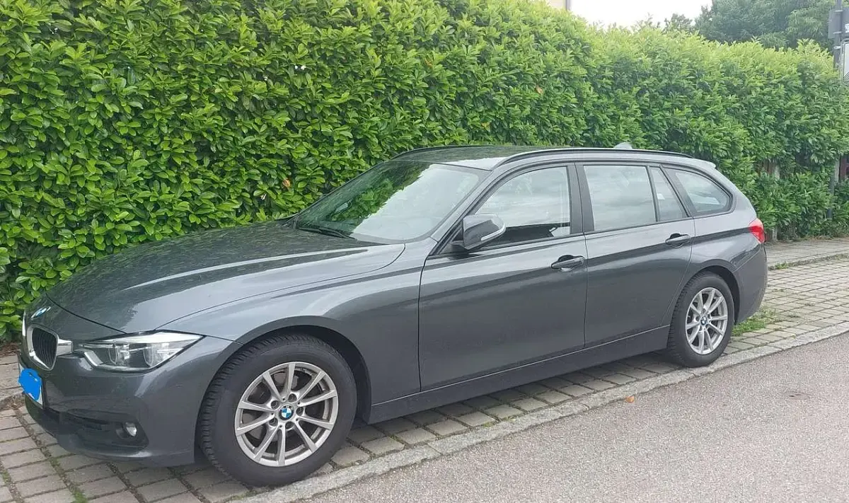 Gebraucht BMW 318 Advantage 150 PS (110 kW) 2019 Grau Kombi
