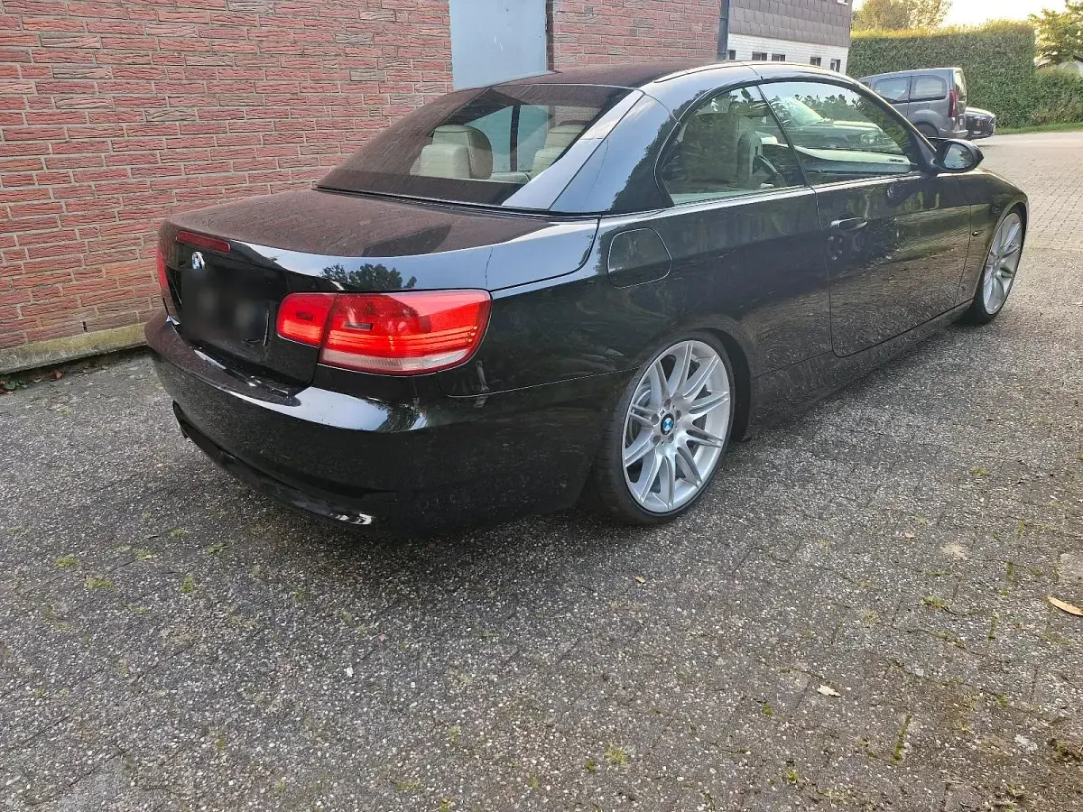 Używany BMW 320 Cabriolet 177 KM (130 kW) 2008 Czarny Kabriolet
