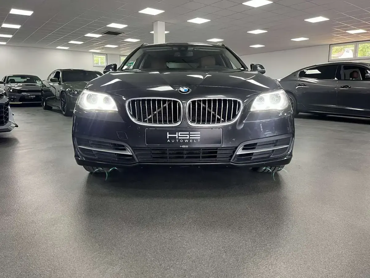 Gebraucht BMW 520 190 PS (139 kW) 2015 Sophistograu brillanteffekt me Kombi
