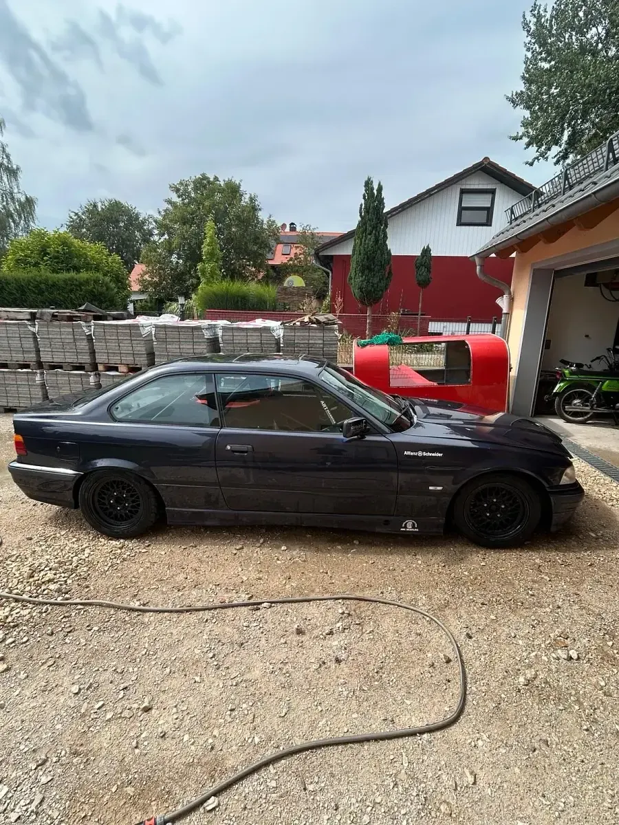 Gebraucht BMW 318 140 PS (102 kW) 1995 Violet Coupé