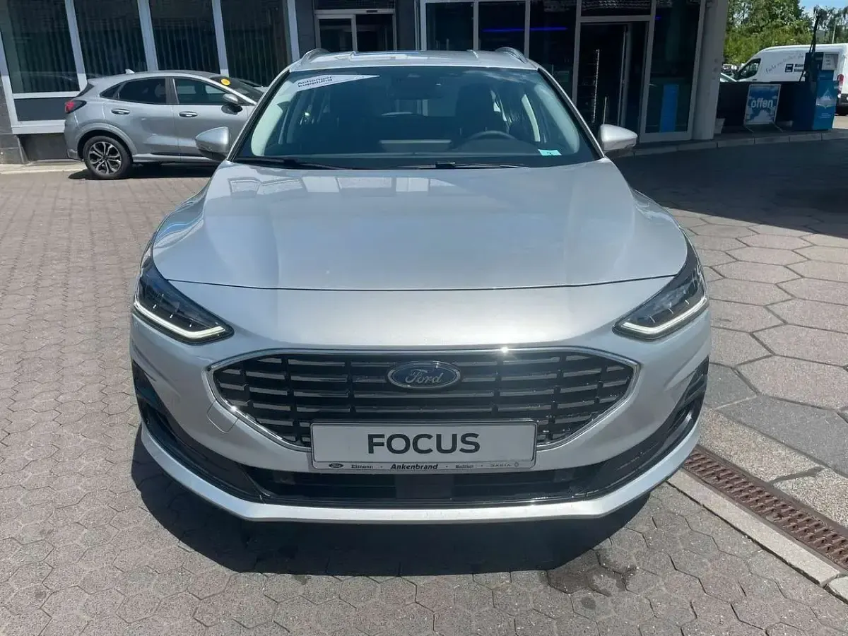Gebraucht Ford Focus Titanium 125 PS (91 kW) 2024 Polarsilber metallic Kombi