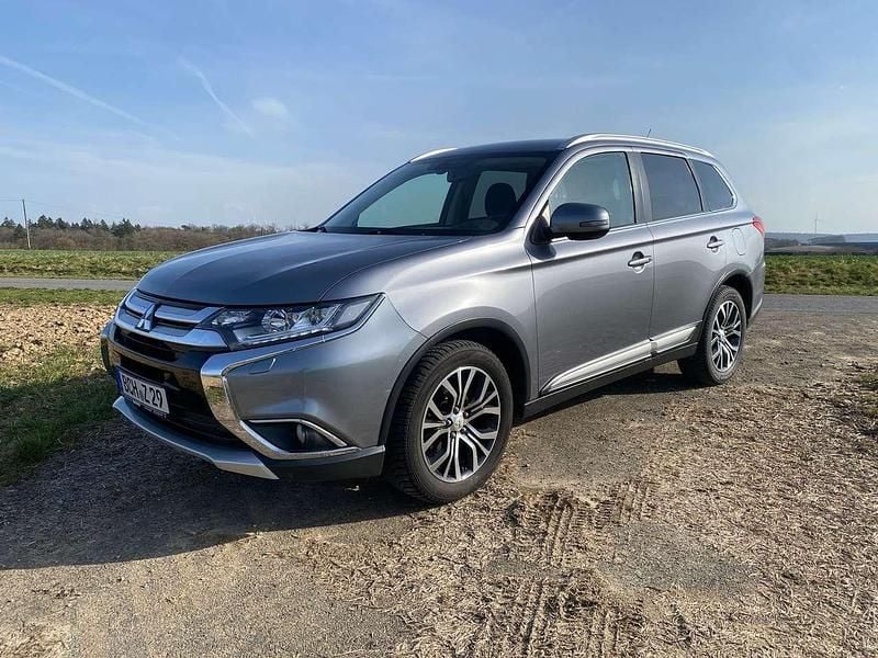 Gebraucht Mitsubishi Outlander 150 PS (110 kW) 2016 Grau SUV