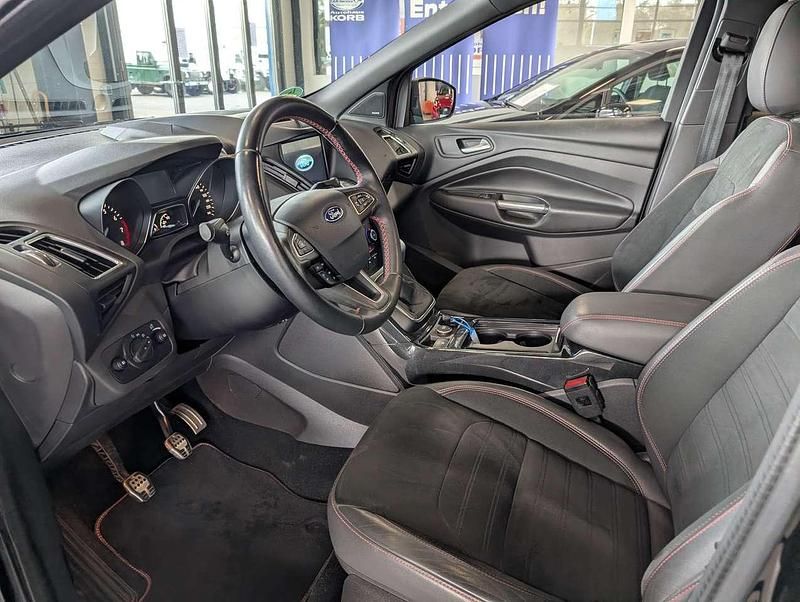 Gebraucht Ford Kuga ST-Line 150 PS (110 kW) 2017 Schwarz SUV