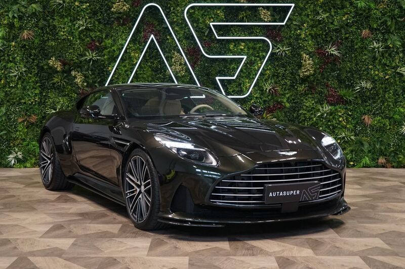 Grün Gebraucht 2024 Aston Martin DB12 | 243.000 € (Superpreis) - Bild 1/3