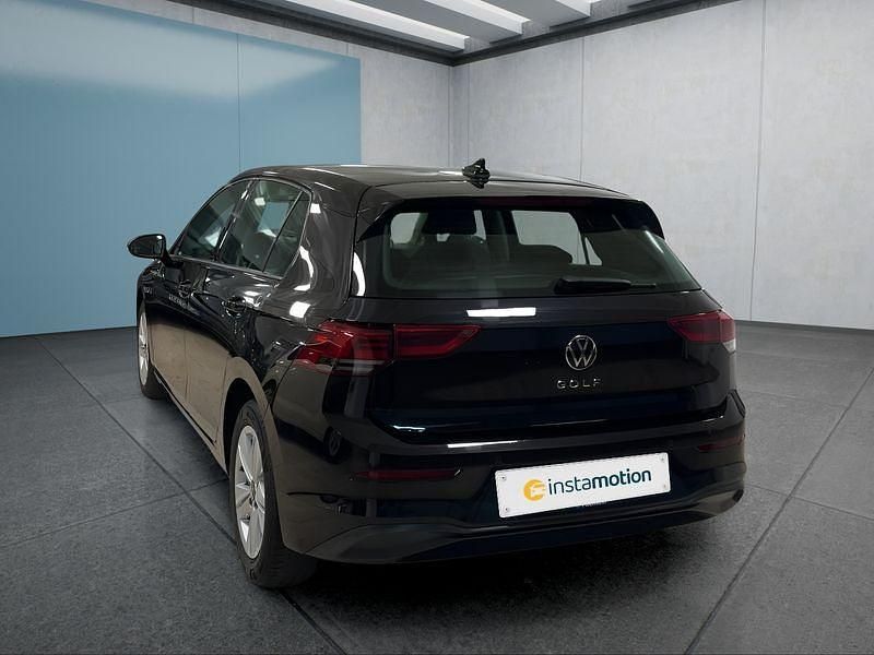 Gebraucht VW Golf VIII 116 PS (85 kW) 2022 Schwarz Kleinwagen