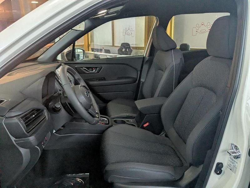 Neu Subaru Forester 136 PS (100 kW) 2025 Grün SUV
