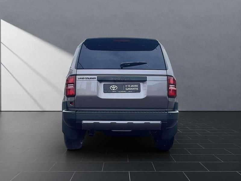 Neu Toyota Land Cruiser Executive 204 PS (150 kW) 2026 Avantgarde bronze SUV