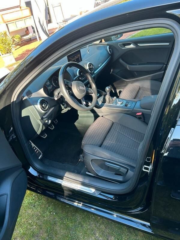 Schwarz Gebraucht 2019 Audi A3 Limousine | 19.000 € (Guter Preis) - Bild 1/4