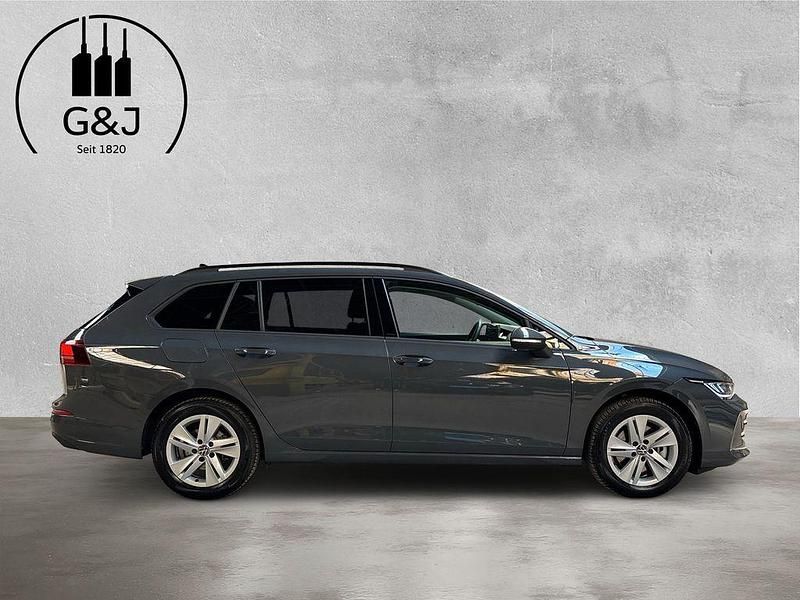 Gebraucht VW Golf VIII Life 150 PS (110 kW) 2025 Grau Kombi