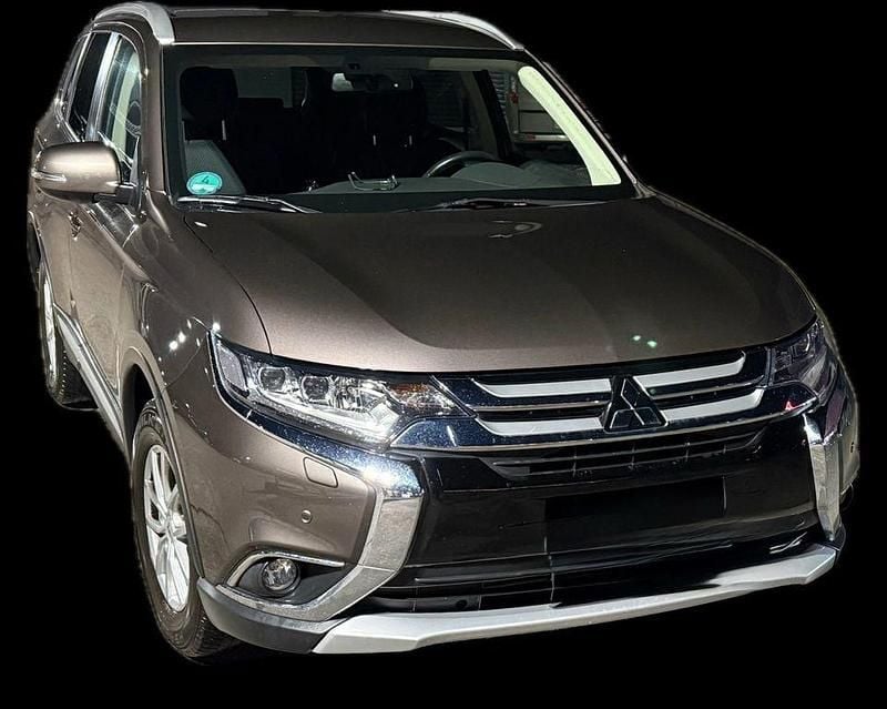 Braun Gebraucht 2016 Mitsubishi Outlander SUV | 15.250 € (Fairer Preis) - Bild 1/4