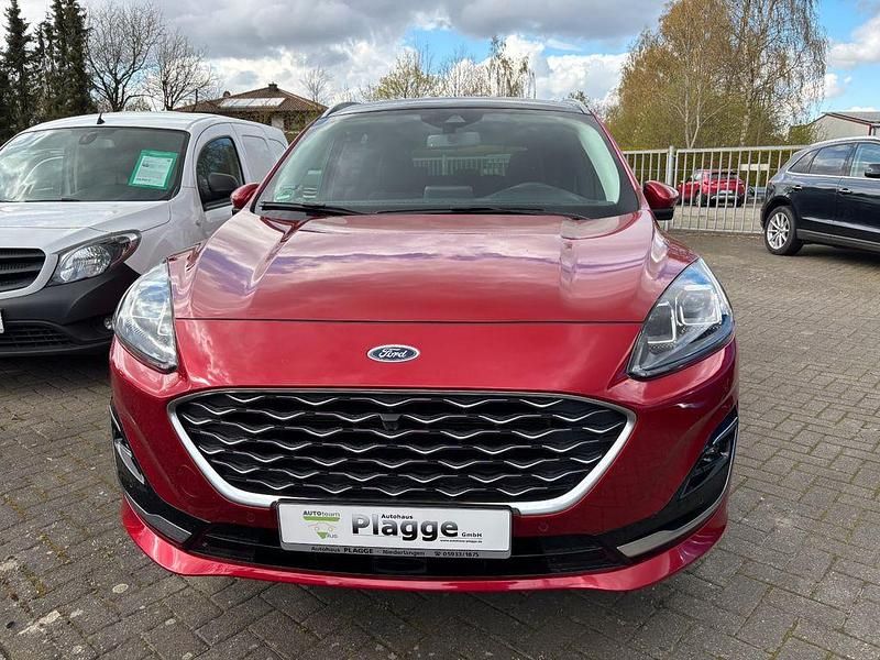 Gebraucht Ford Kuga Vignale 152 PS (111 kW) 2023 Lucidrot metallic (metallic) SUV