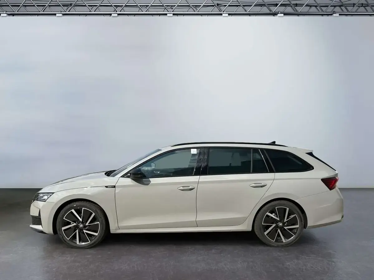 Neu Skoda Octavia SportLine 150 PS (110 kW) 2026 Steelgrau Kombi