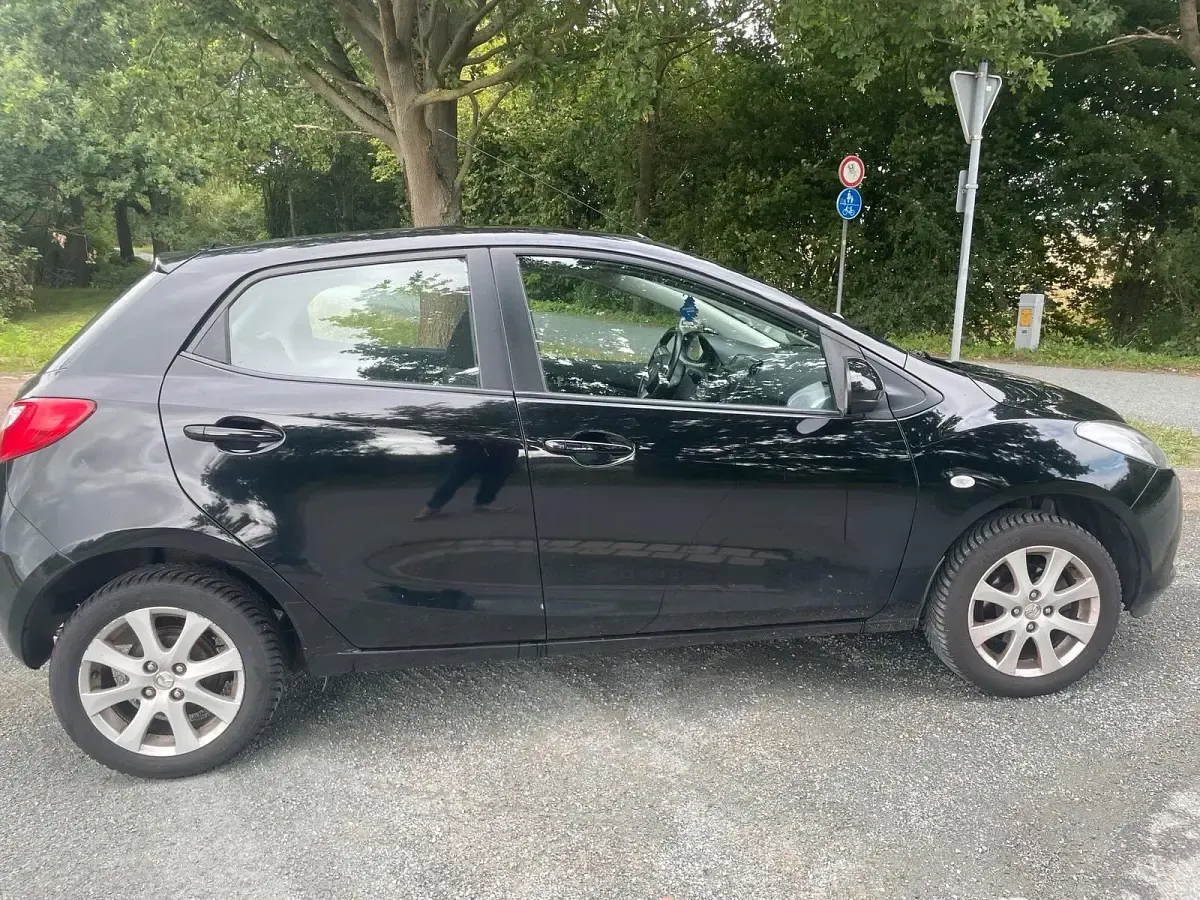Gebraucht Mazda 2 75 PS (55 kW) 2009 Schwarz Kleinwagen