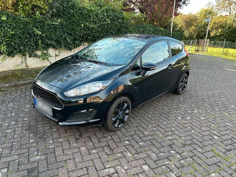 Schwarz Gebraucht 2015 Ford Fiesta Kleinwagen | 3.790 € (Guter Preis) - Bild 1/4