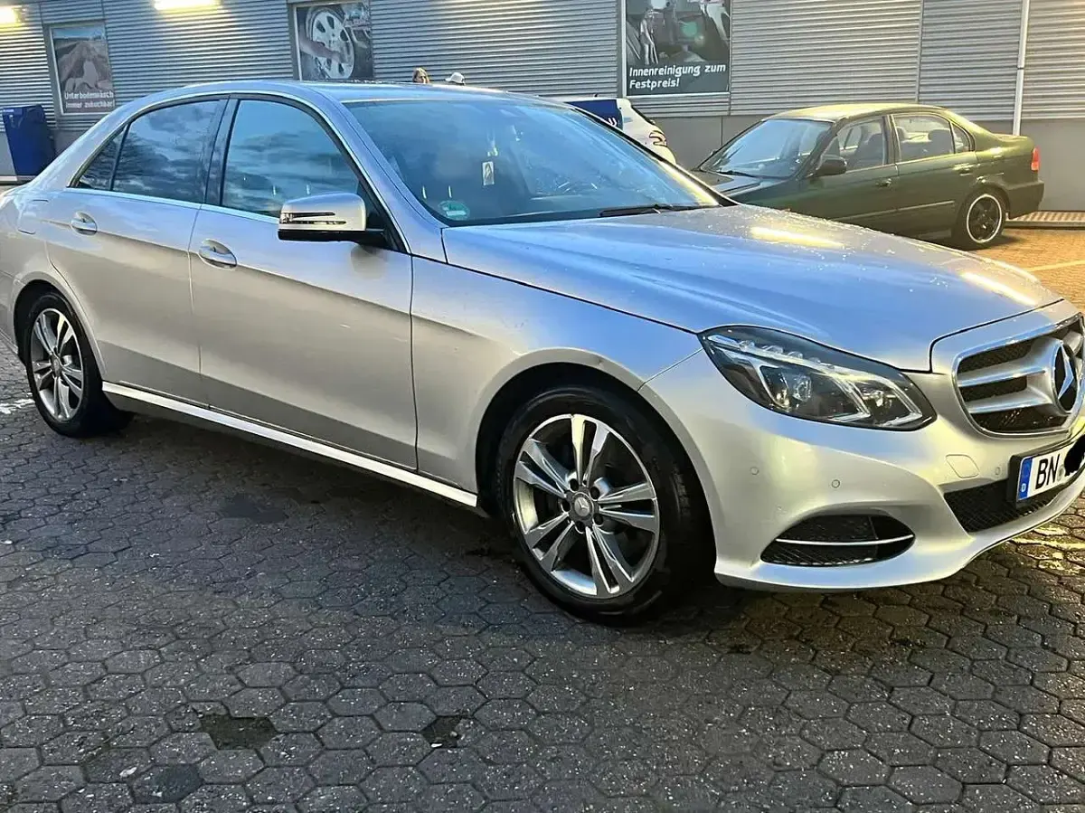 Gebraucht Mercedes E350 Avantgarde 258 PS (189 kW) 2014 Silber Limousine