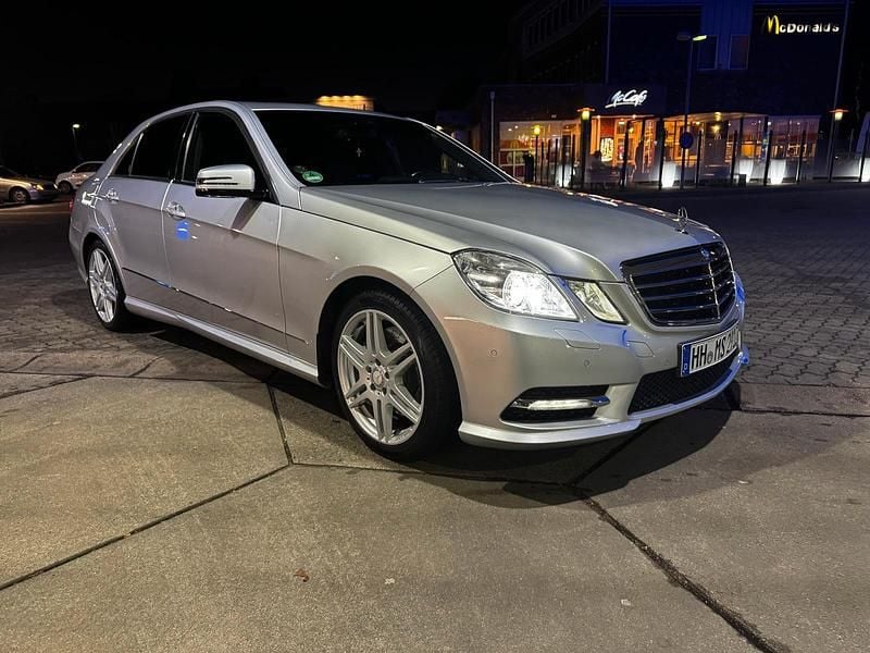 Silber Gebraucht 2012 Mercedes E350 AMG Limousine | 13.500 € (Guter Preis) - Bild 1/4