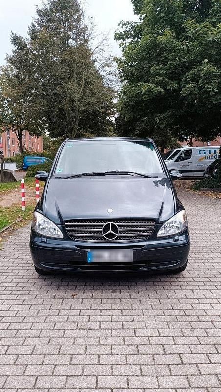 Schwarz Gebraucht 2005 Mercedes Viano Van / Kleinbus | 7.900 € - Bild 1/4