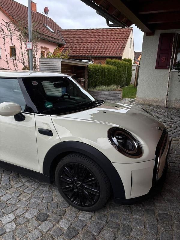 Second-hand Mini ONE 102 CP (75 kW) 2022 Negru Hatchback