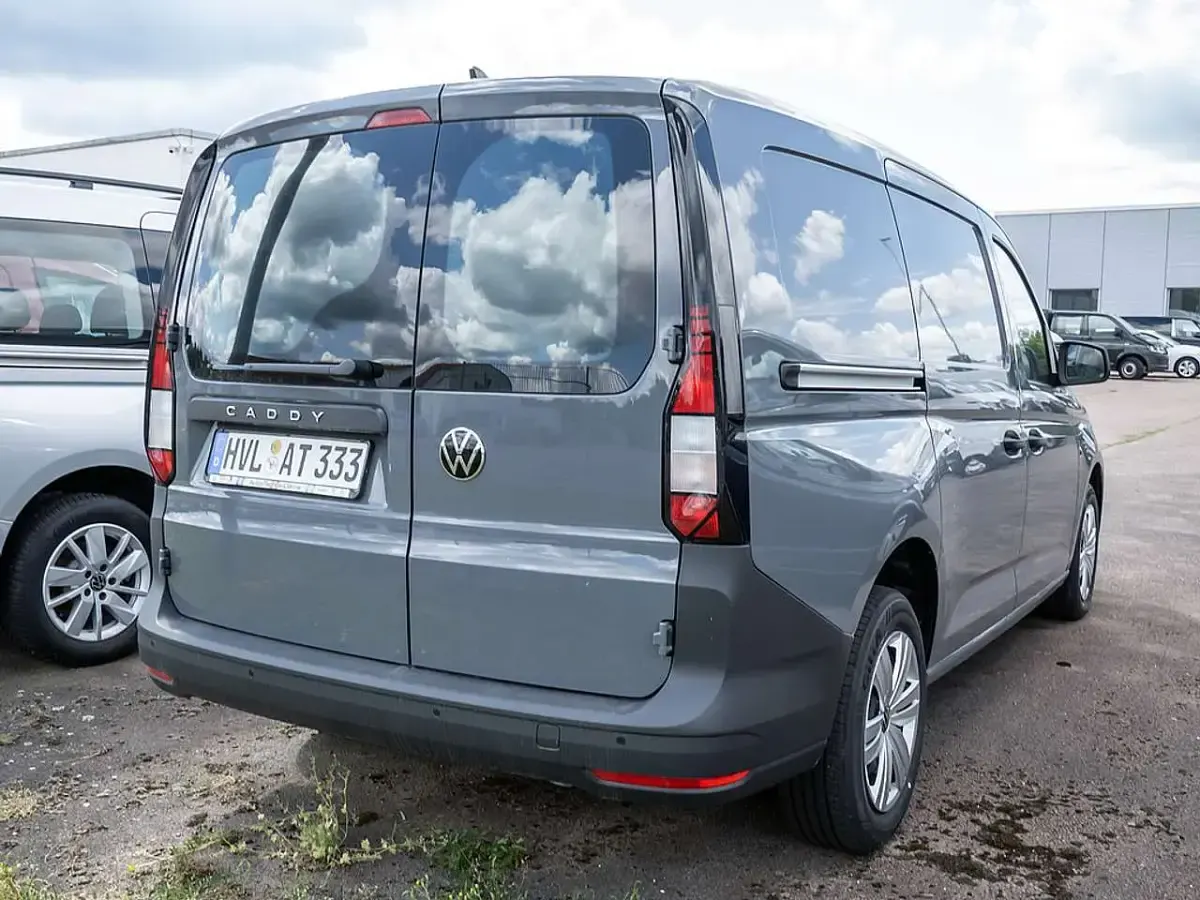 Neu VW Caddy 102 PS (75 kW) 2025 Pure grey Van / Kleinbus