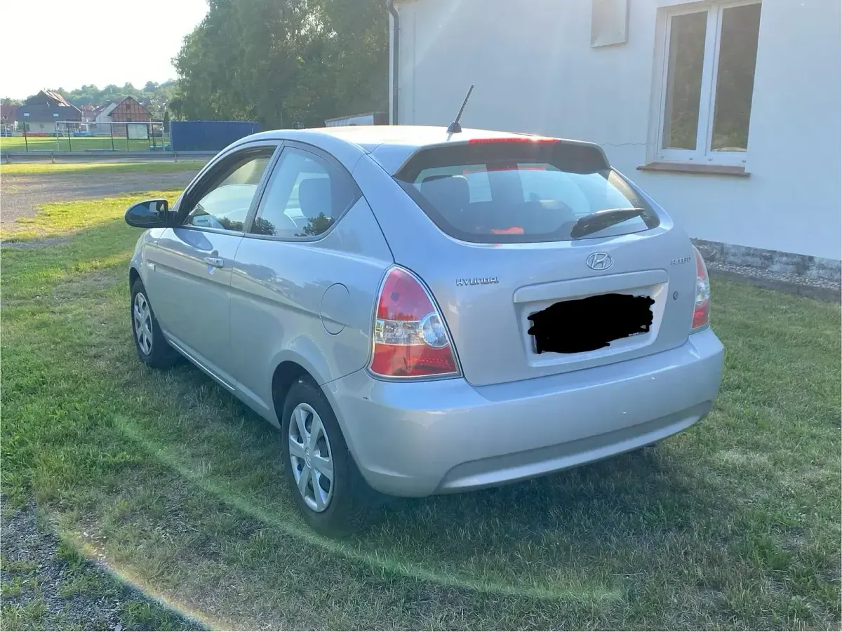 Gebraucht Hyundai Accent 105 PS (77 kW) 2007 Silber Kleinwagen