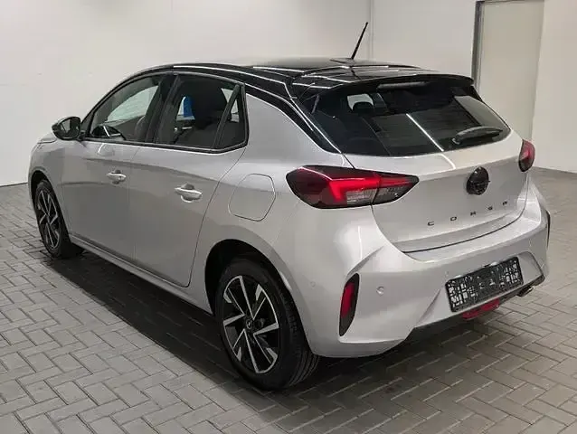 Gebraucht Opel Corsa 101 PS (74 kW) 2025 Kristallsilbermet. Kleinwagen
