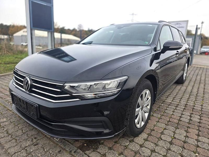 Schwarz Gebraucht 2024 VW Passat Conceptline Kombi | 28.900 € (Superpreis) - Bild 1/4