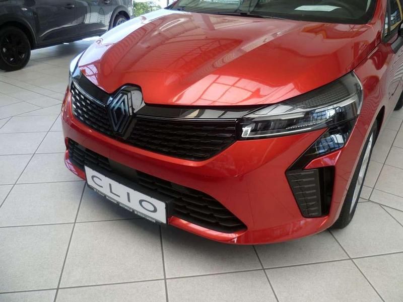 Second-hand Renault Clio V Evolution 101 CP (74 kW) 2024 Roșu Hatchback