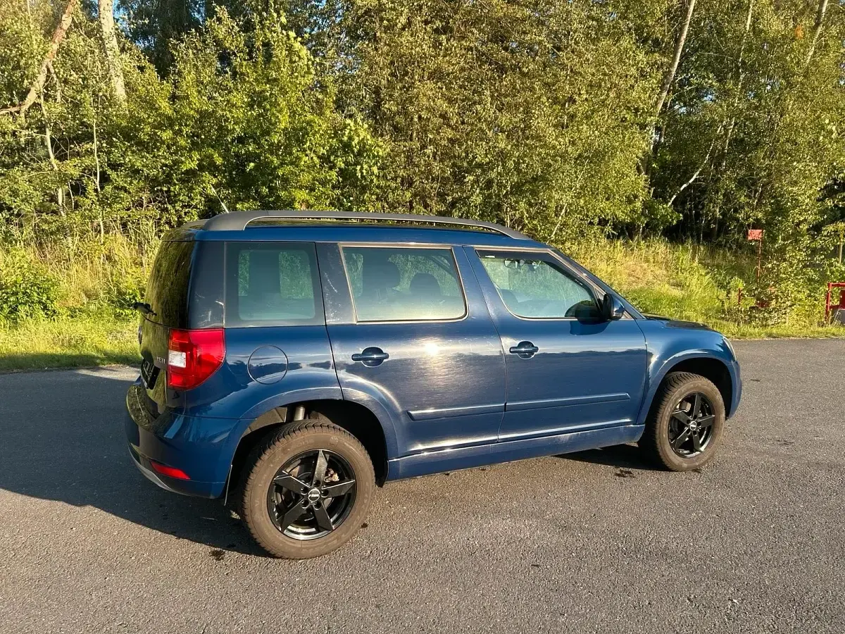 Gebraucht Skoda Yeti Ambition 110 PS (80 kW) 2017 Blau SUV