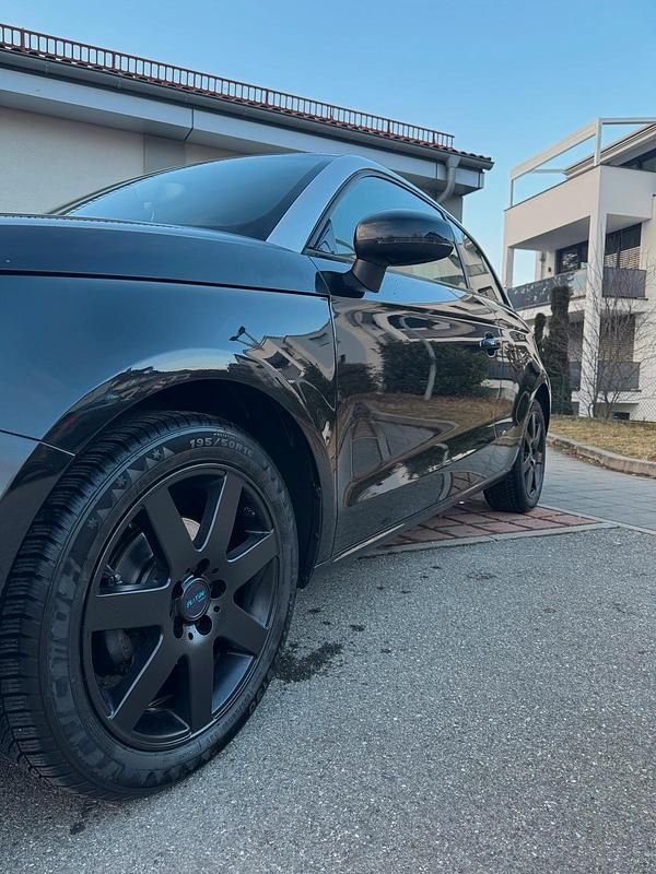Gebraucht Audi A1 86 PS (63 kW) 2011 Schwarz Kleinwagen