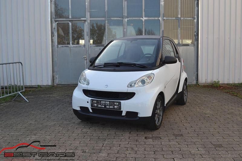 Weiß Gebraucht 2010 Smart ForTwo Coupé Coupé | 3.950 € (Fairer Preis) - Bild 1/4