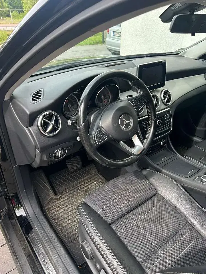 Używany Mercedes GLA220 177 KM (130 kW) 2016 Czarny SUV