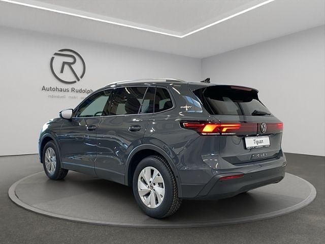 Neu VW Tiguan 131 PS (96 kW) 2025 Delfingrau metallic SUV