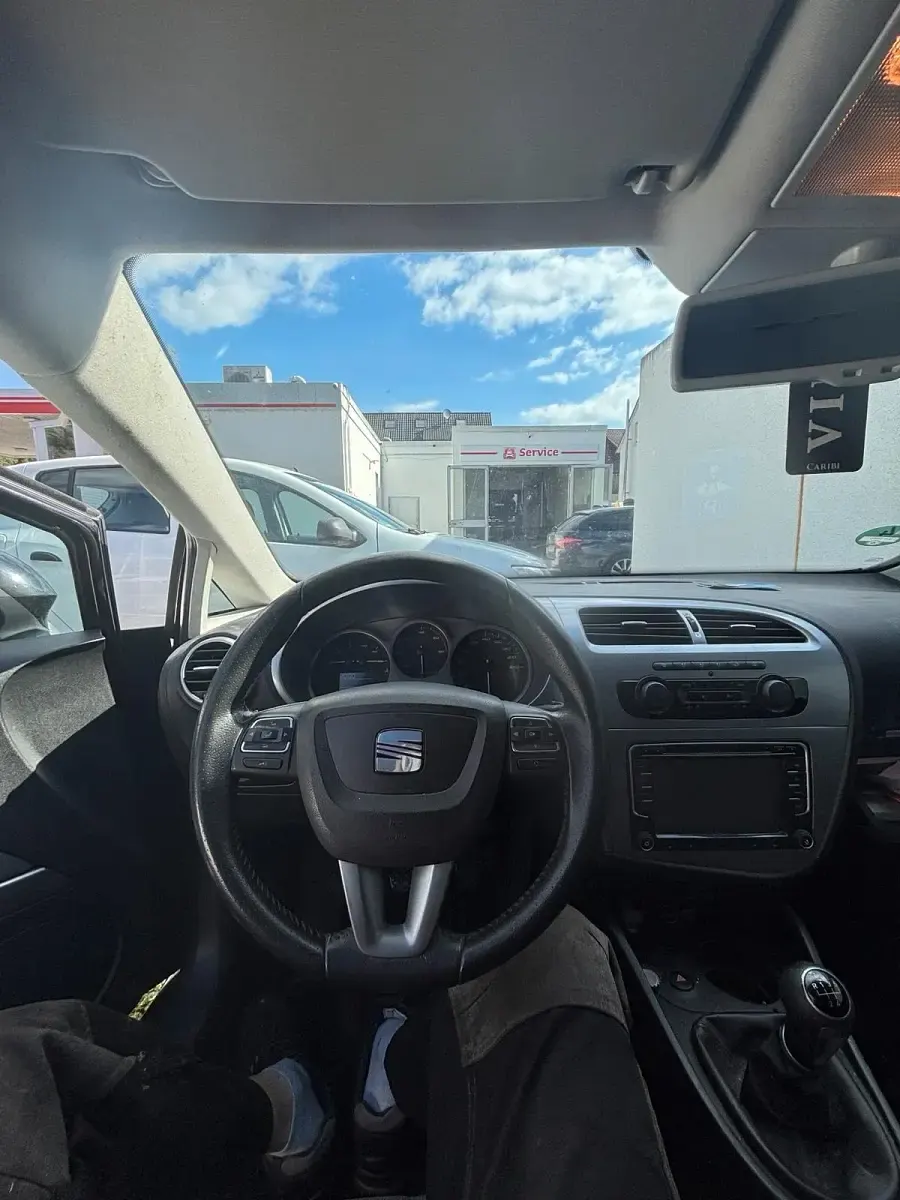 Gebraucht Seat Leon 100 PS (73 kW) 2011 Schwarz Kleinwagen