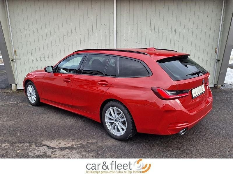 Gebraucht BMW 320 190 PS (139 kW) 2023 Rot Kombi