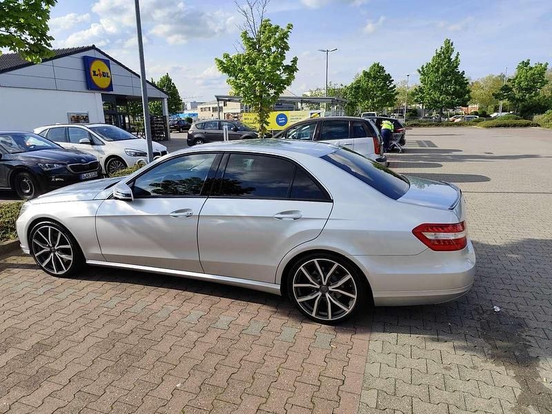 Gebraucht Mercedes E300 252 PS (185 kW) 2011 Limousine