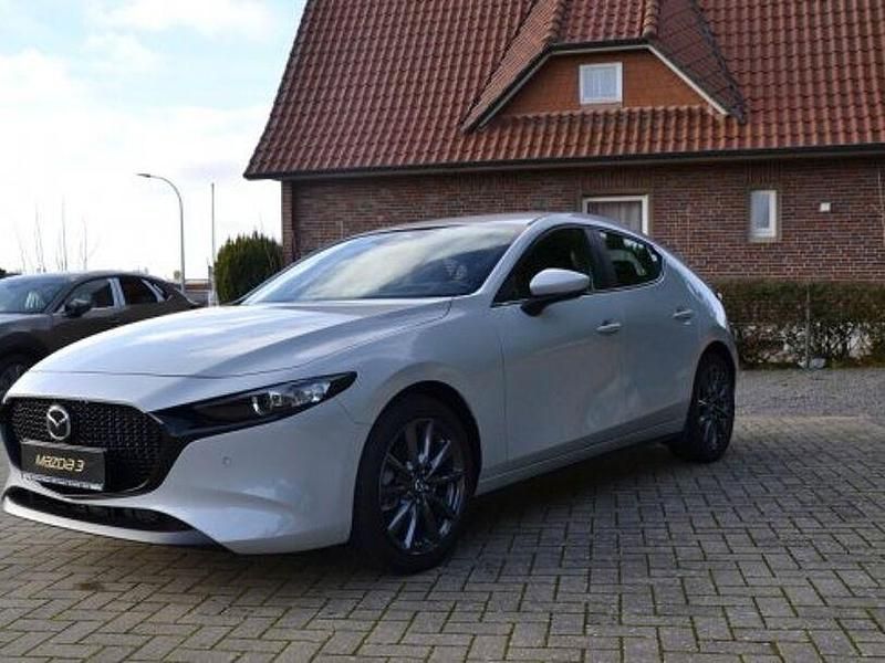 Neu Mazda 3 Center-Line 140 PS (102 kW) 2026 Weiß Limousine