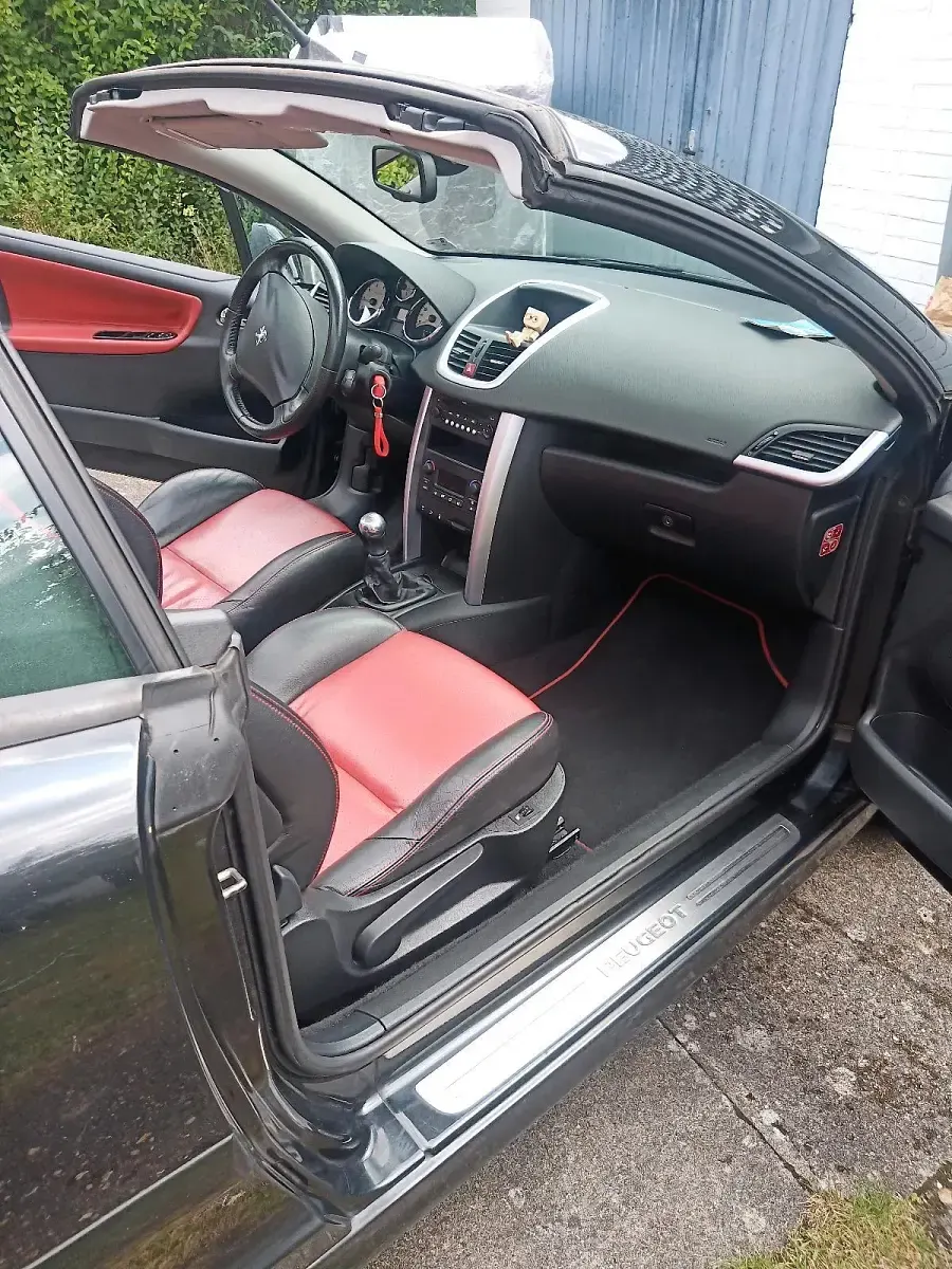Gebraucht Peugeot 207 CC 120 PS (88 kW) 2008 Schwarz Cabrio