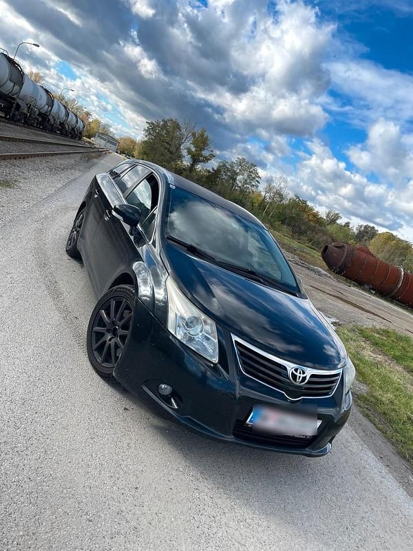 Gebraucht 2010 Toyota Avensis Kombi | 3.000 € - Bild 1/4