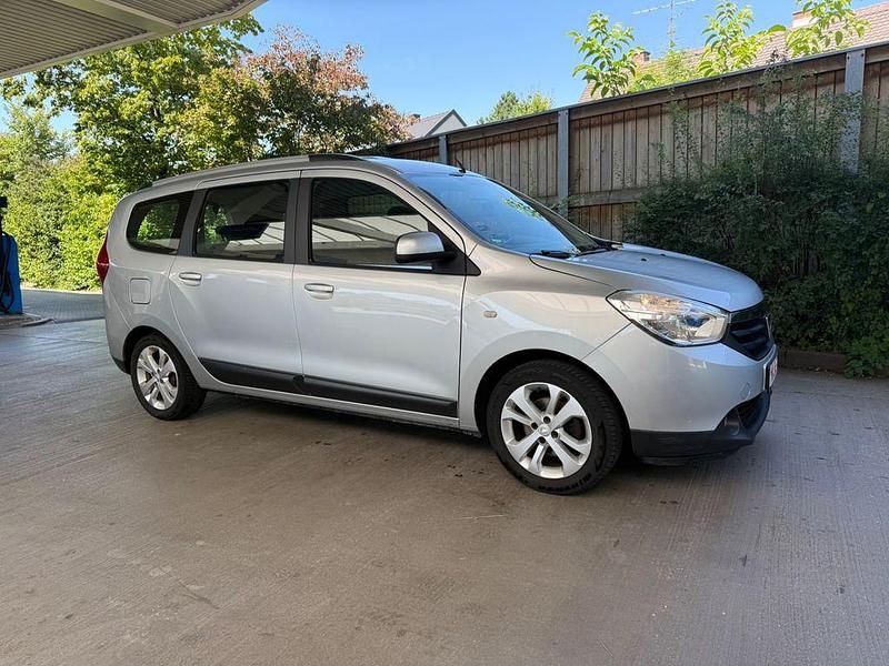 Grau Gebraucht 2017 Dacia Lodgy Prestige Van / Kleinbus | 5.499 € (Superpreis) - Bild 1/4