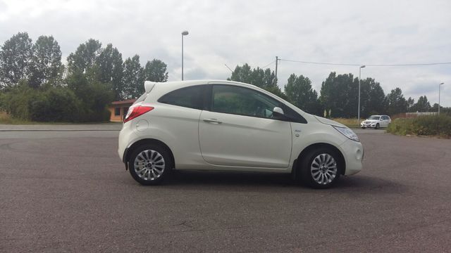 Gebraucht Ford Ka Titanium 94 PS (69 kW) 2010 Weiß metallic Kleinwagen