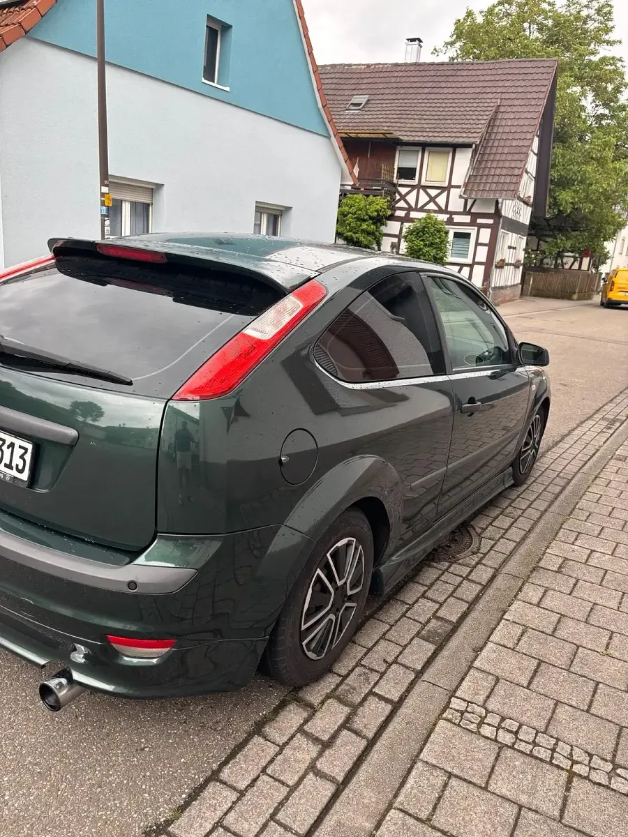 Gebraucht Ford Focus 115 PS (84 kW) 2005 Limousine