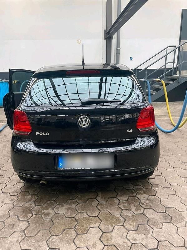 Gebraucht VW Polo 85 PS (62 kW) 2010 Schwarz Kleinwagen
