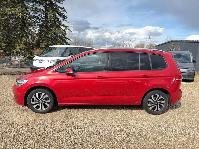 Gebraucht VW Touran Active 150 PS (110 kW) 2021 Rot Van / Kleinbus