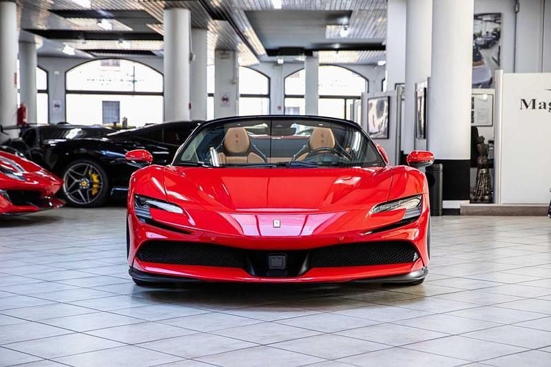 Gebraucht Ferrari SF90 2022 Rot Cabrio