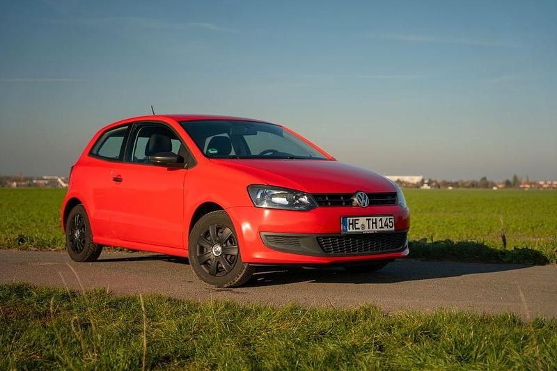 Gebraucht VW Polo Trendline 75 PS (55 kW) 2011 Rot Kleinwagen