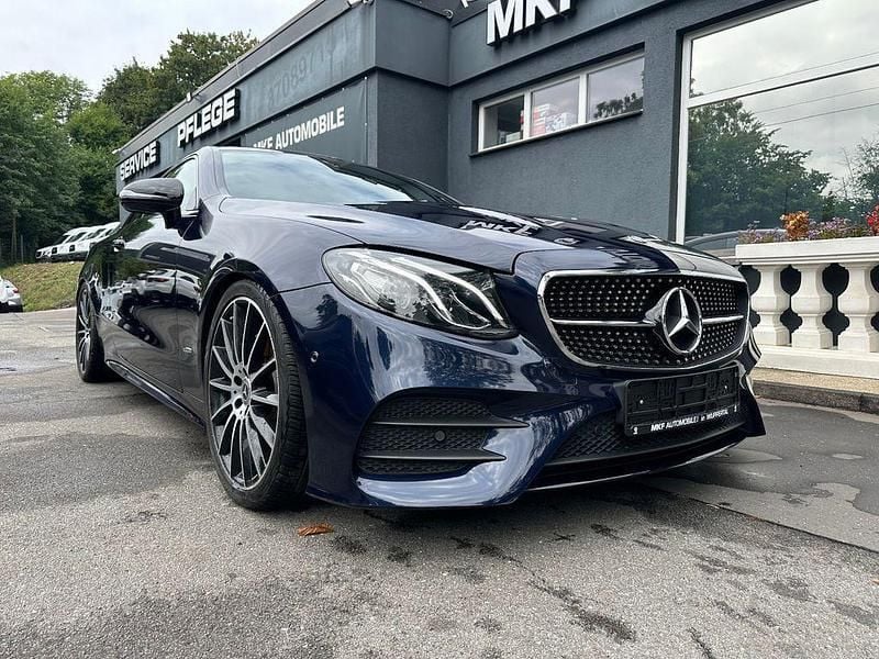 Blau Gebraucht 2017 Mercedes E200 AMG line Coupé | 32.490 € (Fairer Preis) - Bild 1/4